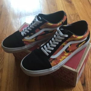 Old skool camo vans men’s 10.5